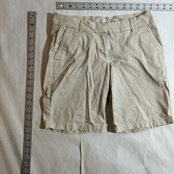 Crown and ivy tan Bermuda shorts size 2 - Picture 7 of 7